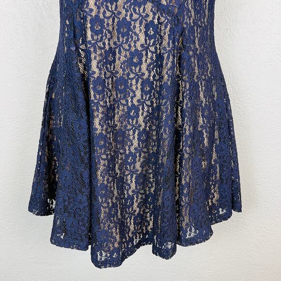 NEW! Bleuh Ciel Lace Halter Dress Mini Navy Nude Lining - M - Picture 3 of 5